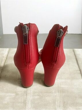Red Back-Zip Block Heel Sandals for Women